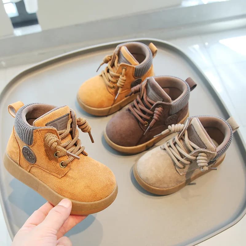 Zapatillas 2026 Otoño Nuevas Zapatillas Deportivas para Niños Cómodas Antideslizantes Botines de Tobillo para Niñas Retro Versátiles Zapatos Casuales para Niños Botas Mujer