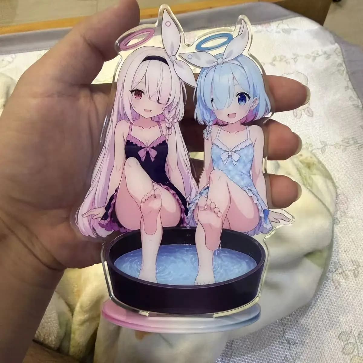 Arona Soporte de Acrílico Azul para Figuras de Anime, Colección de Llaveros, Decoración de Escritorio, Adornos, Accesorios